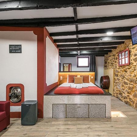 Отель Guestready - Charming Stone Wall Retreat Вила-Нова-ди-Гая Экстерьер фото